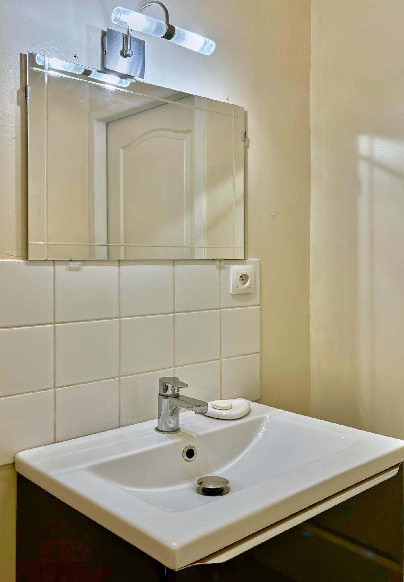 Agreable En Hyper Centre Apartment *